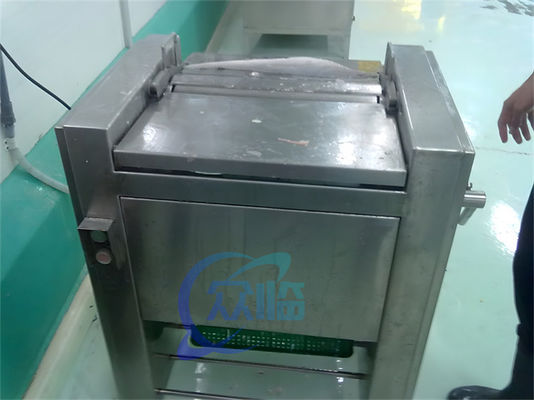 SUS304 Stable Fish Skinning Machine Automatic For Tilapia Peeling
